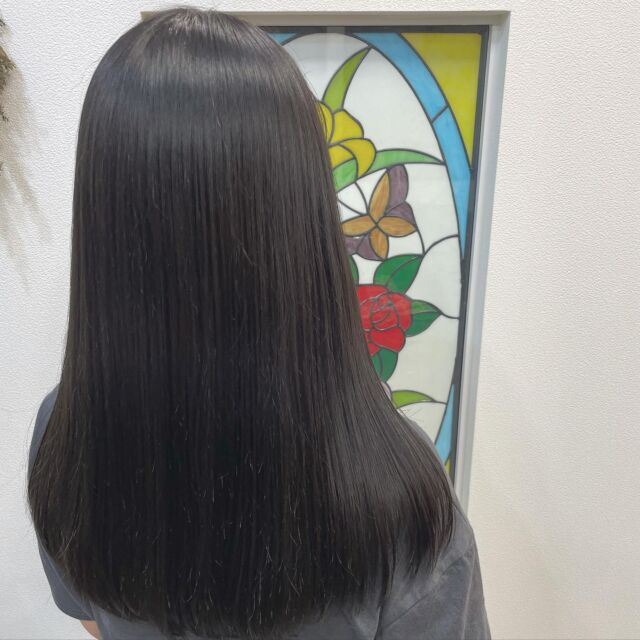 #フェイクブラック 
#暗染め 
#外国人風カラー #外国人風ハイライトカラー #イルミナカラー #アディクシーカラー #コレストン #ファイバープレックス #電子トリートメント #電子トリートメント正規取扱店 #フレンチカットグラン #フレンチカットグラン認定店 #小牧 #小牧市 #小牧美容室 #小牧市美容室 #春日井 #春日井市