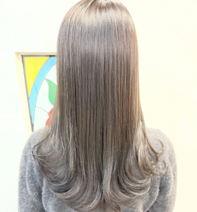 #カーキグレージュ 
#外国人風カラー #外国人風ハイライトカラー #イルミナカラー #アディクシーカラー #コレストン #ファイバープレックス #電子トリートメント #フレンチカットグラン #小牧 #小牧市 #小牧美容室 #小牧市美容室 #春日井 #春日井市