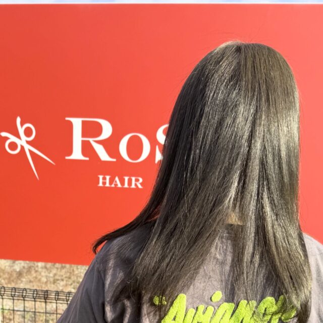 #オリーブグレージュ 
#外国人風カラー #外国人風ハイライトカラー #アディクシーカラー #ファイバープレックス #電子トリートメント #フレンチカットグラン #小牧 #小牧市 #小牧美容室 #春日井