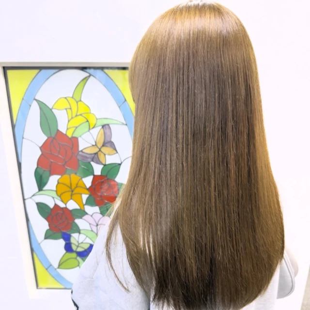 #ベージュブラウン 
#外国人風カラー  #ファイバープレックス #電子トリートメント #フレンチカットグラン #小牧 #小牧美容室 #春日井