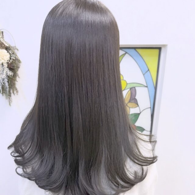 #オリーブグレージュ 
#外国人風カラー #アディクシーカラー #ファイバープレックス #電子トリートメント #小牧 #小牧市 #小牧美容室 #春日井