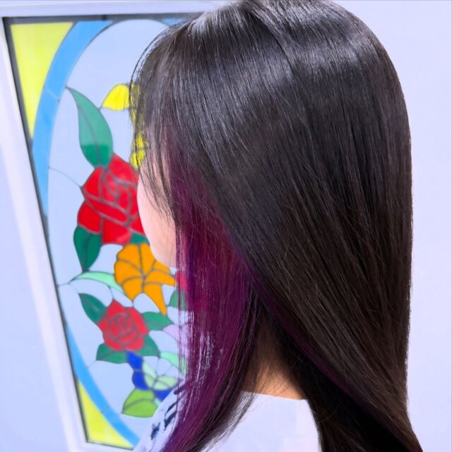 #インナーカラー #イヤリングカラーパープル 
#小牧市 #小牧美容室 #春日井